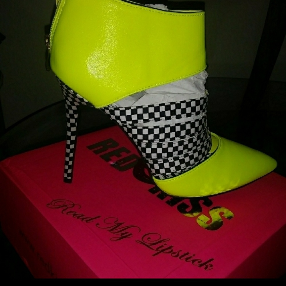 Red Kiss Heels